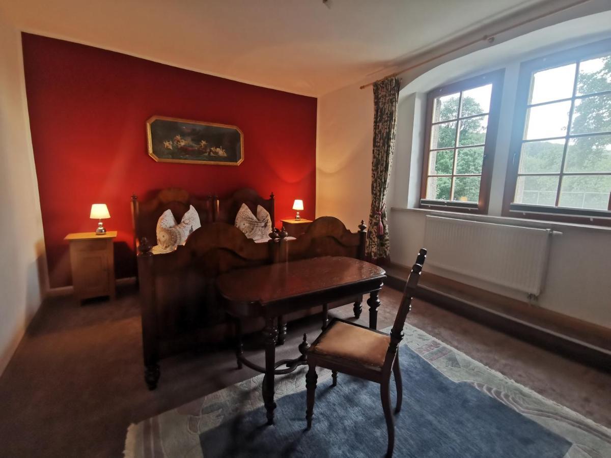 Ruhige Ferienwohnung Im Gutshaus Niederorschel Exteriér fotografie